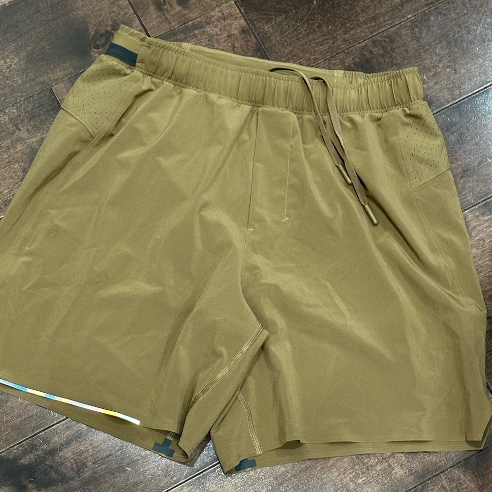 Men’s size small Lululemon 5 in inseam linerless shorts